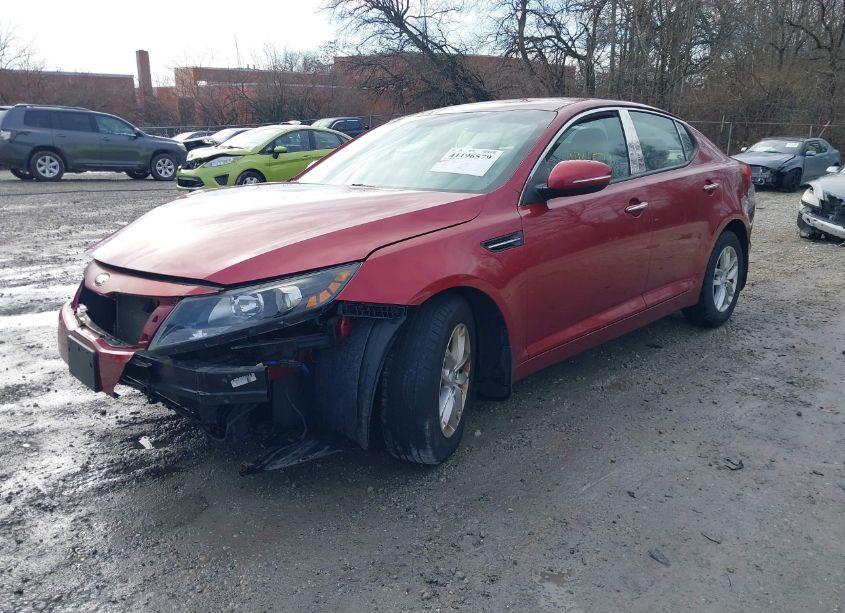 Photo 2 of 2013 Kia Optima LX (VIN 5XXGM4A70DG179005)