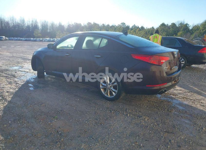 Photo 3 of 2013 Kia Optima LX (VIN 5XXGM4A70DG186682)