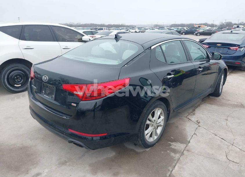 Photo 4 of 2013 Kia Optima LX (VIN 5XXGM4A70DG207420)