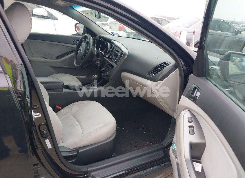 Photo 5 of 2013 Kia Optima LX (VIN 5XXGM4A70DG207420)