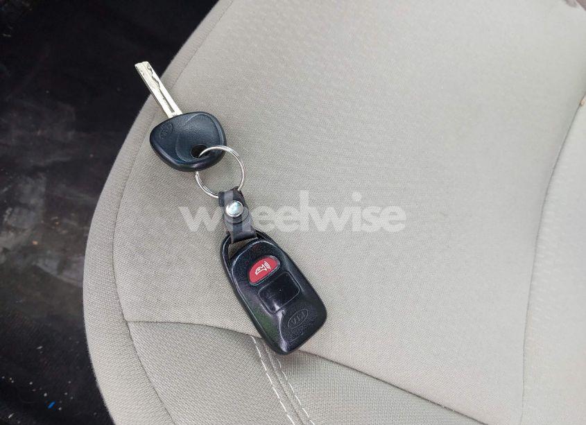 Photo 11 of 2013 Kia Optima LX (VIN 5XXGM4A70DG220930)