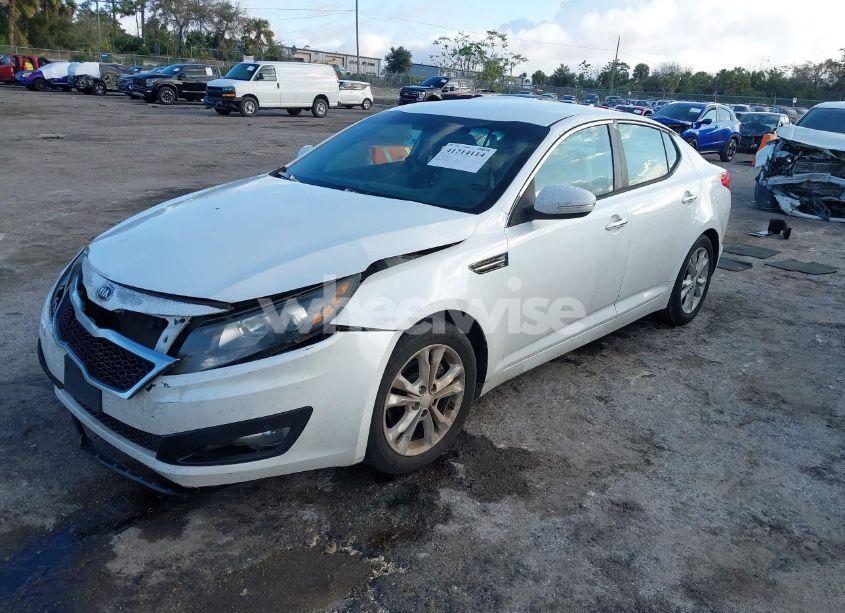 Photo 2 of 2013 Kia Optima LX (VIN 5XXGM4A70DG224542)