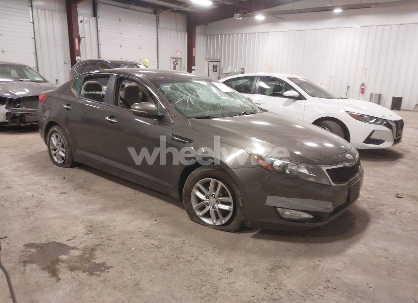 2013 Kia Optima LX (VIN 5XXGM4A70DG233967) main photo