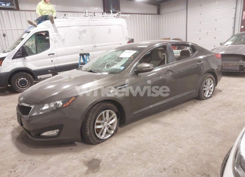 Photo 2 of 2013 Kia Optima LX (VIN 5XXGM4A70DG233967)
