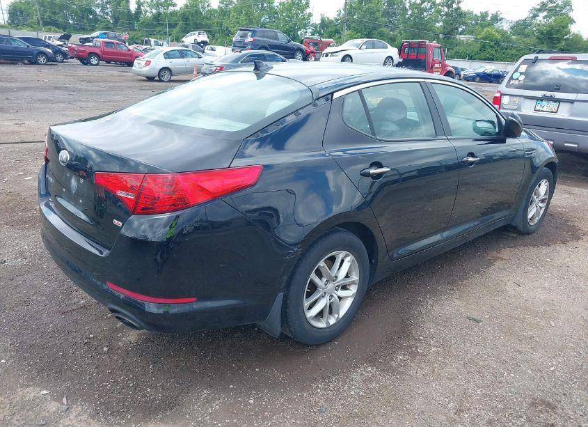 Photo 4 of 2013 Kia Optima LX (VIN 5XXGM4A70DG238649)