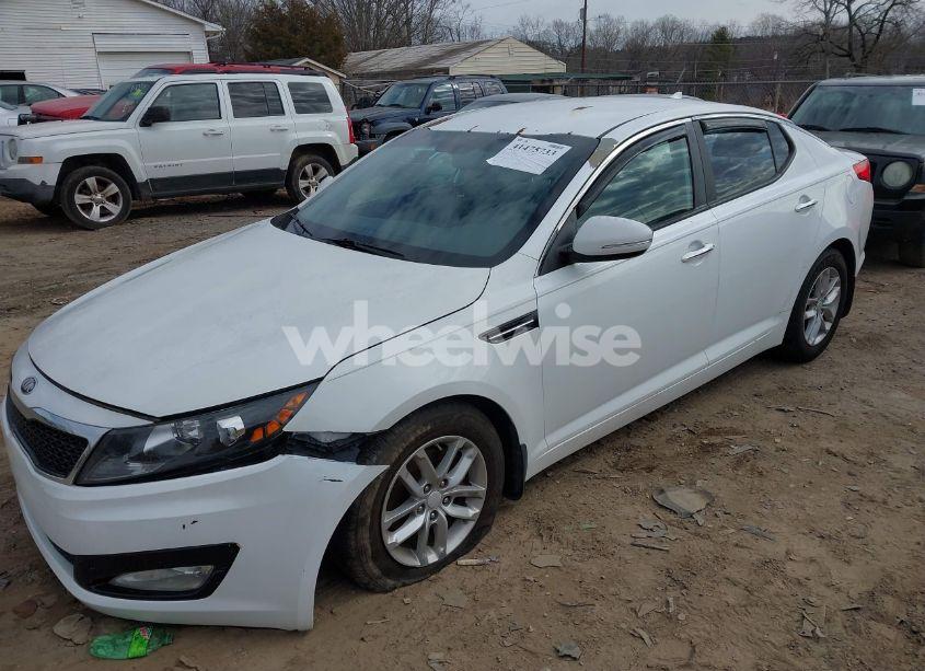 Photo 2 of 2013 Kia Optima LX (VIN 5XXGM4A70DG245357)