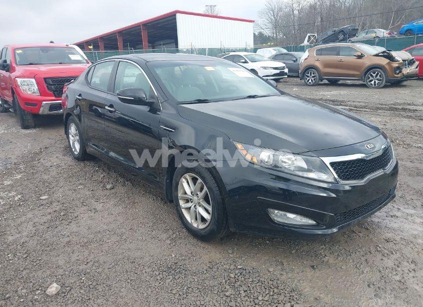 2013 Kia Optima LX (VIN 5XXGM4A70DG257184) main photo
