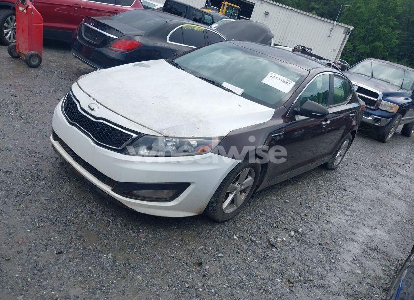 Photo 2 of 2014 Kia Optima LX (VIN 5XXGM4A70EG260667)