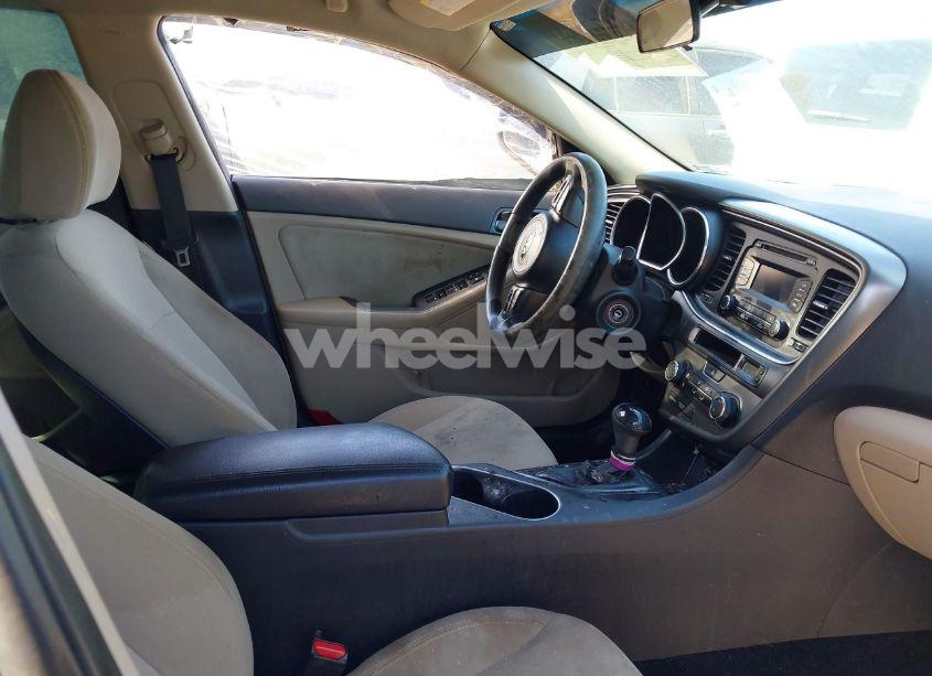 Photo 5 of 2014 Kia Optima LX (VIN 5XXGM4A70EG270910)