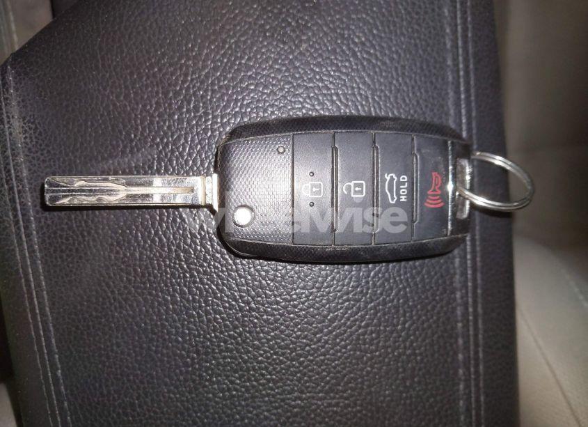 Photo 11 of 2014 Kia Optima LX (VIN 5XXGM4A70EG316624)