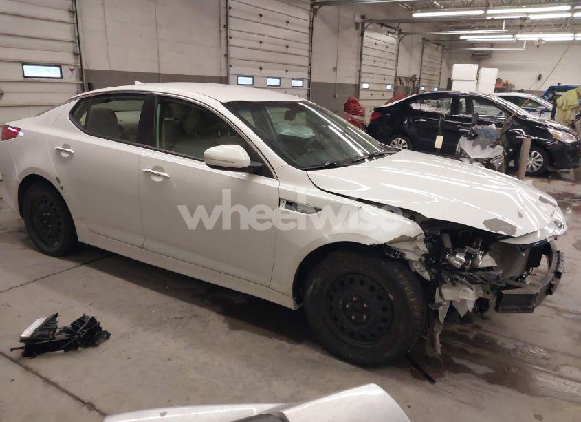 2015 Kia Optima LX (VIN 5XXGM4A70FG361693) main photo
