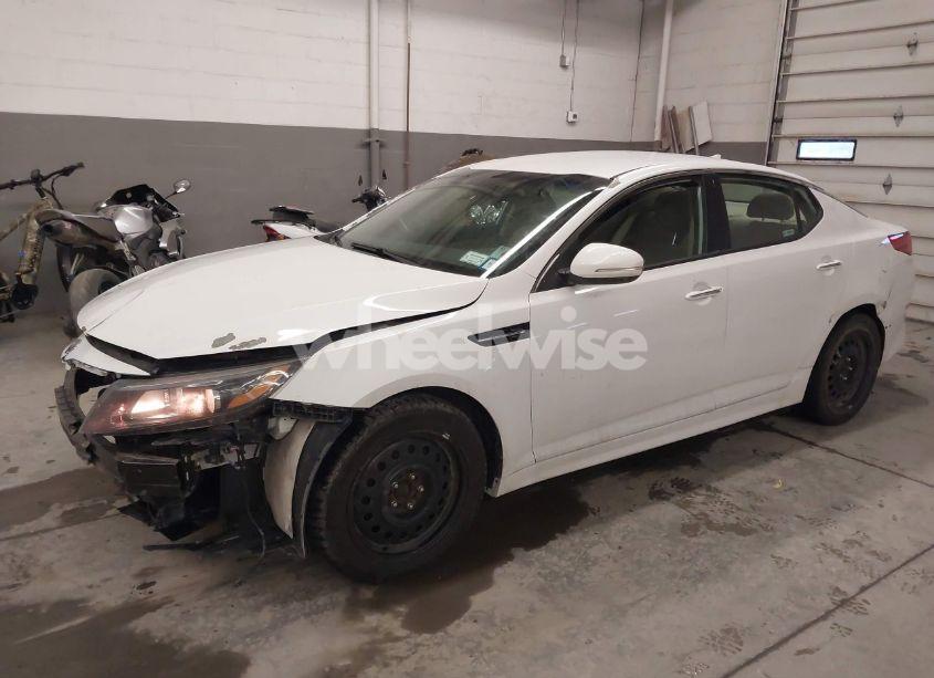 Photo 2 of 2015 Kia Optima LX (VIN 5XXGM4A70FG361693)