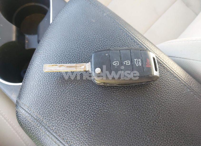 Photo 11 of 2015 Kia Optima LX (VIN 5XXGM4A70FG363038)