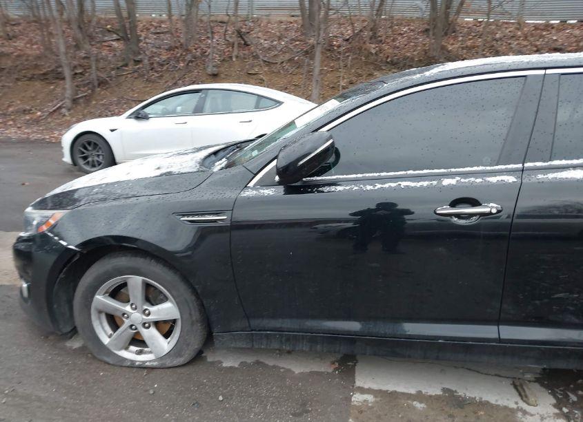 Photo 14 of 2015 Kia Optima LX (VIN 5XXGM4A70FG364366)