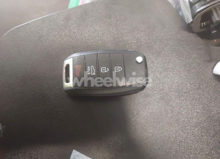 Photo 11 of 2015 Kia Optima LX (VIN 5XXGM4A70FG371687)