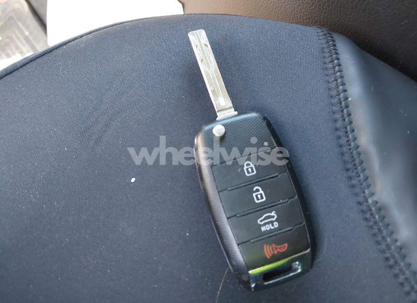 Photo 11 of 2015 Kia Optima LX (VIN 5XXGM4A70FG373309)