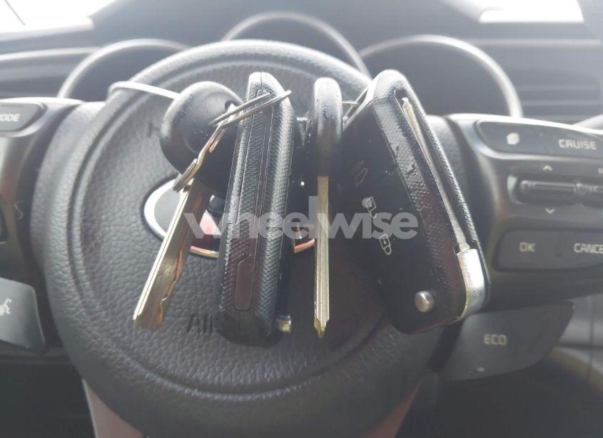 Photo 11 of 2015 Kia Optima LX (VIN 5XXGM4A70FG390207)