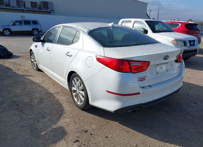 Photo 3 of 2015 Kia Optima LX (VIN 5XXGM4A70FG391308)