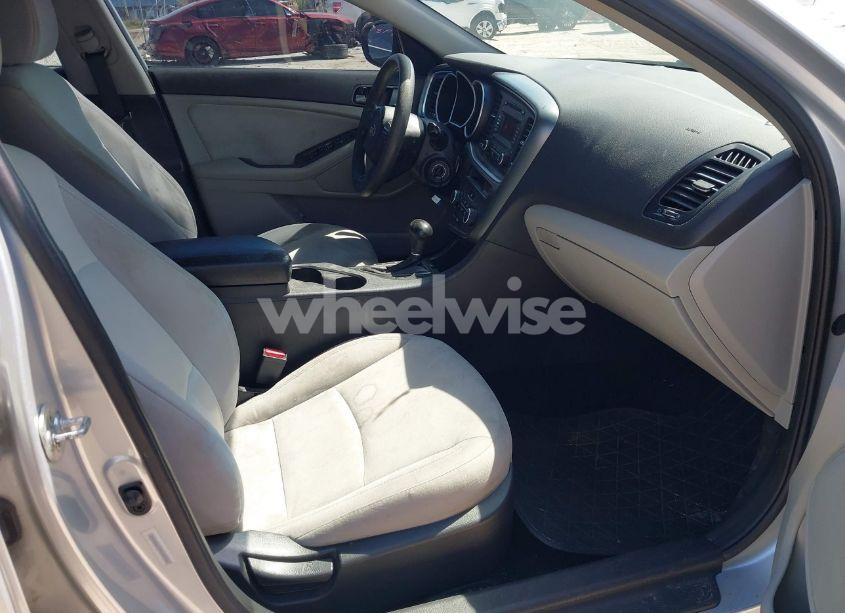 Photo 5 of 2015 Kia Optima LX (VIN 5XXGM4A70FG430964)