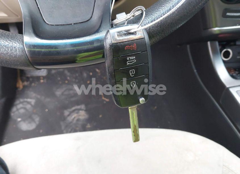 Photo 11 of 2015 Kia Optima LX (VIN 5XXGM4A70FG443553)