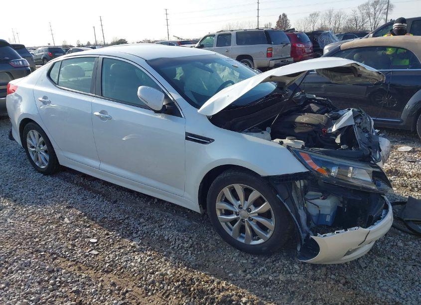 2015 Kia Optima LX (VIN 5XXGM4A70FG451555) main photo