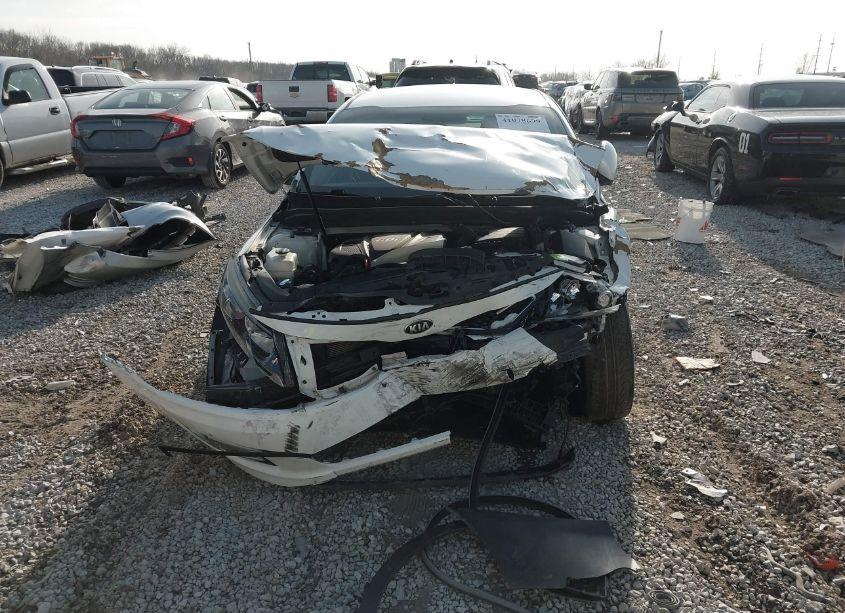 Photo 12 of 2015 Kia Optima LX (VIN 5XXGM4A70FG451555)