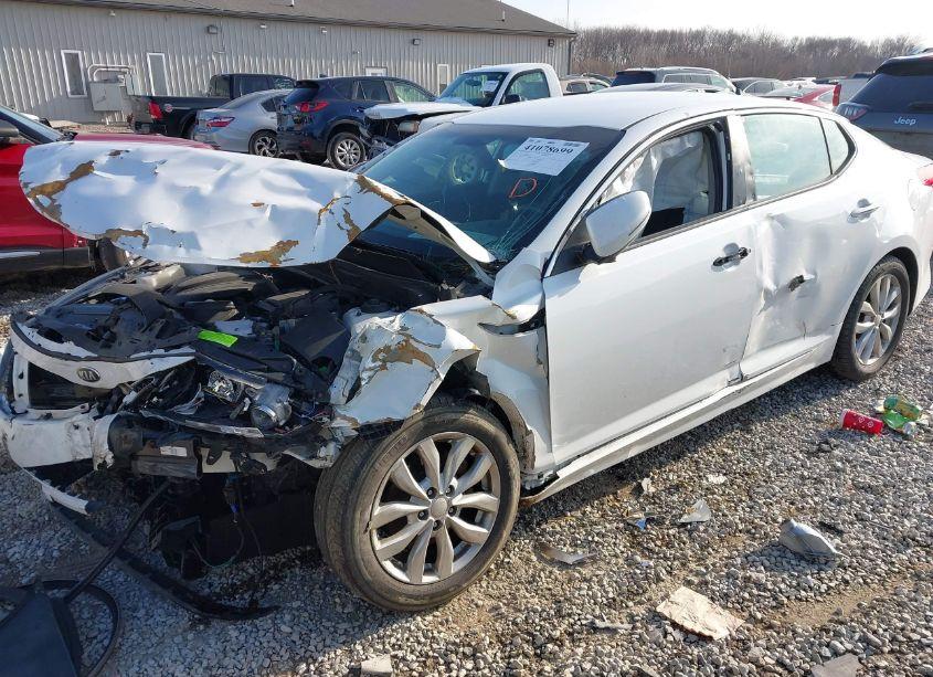 Photo 2 of 2015 Kia Optima LX (VIN 5XXGM4A70FG451555)