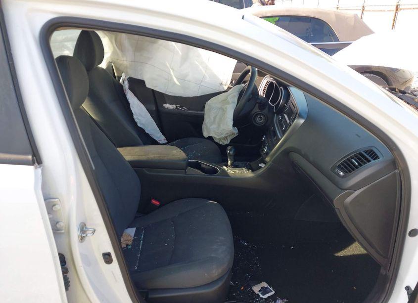 Photo 5 of 2015 Kia Optima LX (VIN 5XXGM4A70FG451555)