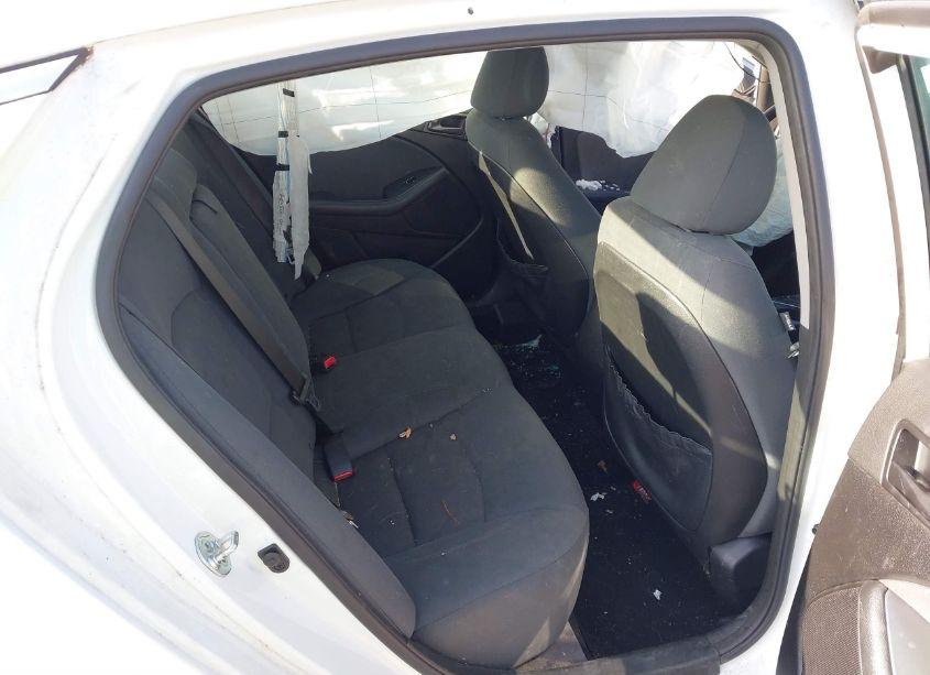 Photo 8 of 2015 Kia Optima LX (VIN 5XXGM4A70FG451555)