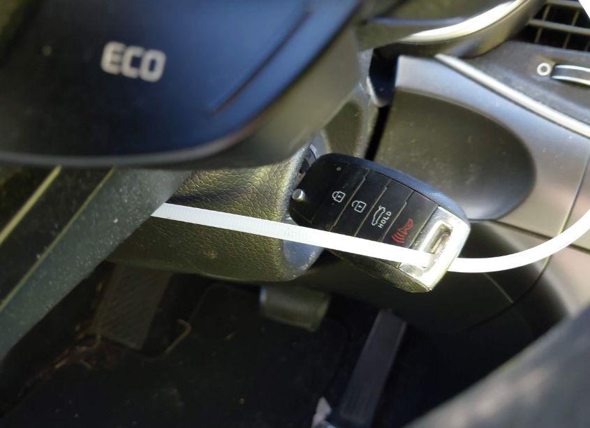 Photo 11 of 2015 Kia Optima LX (VIN 5XXGM4A70FG460742)