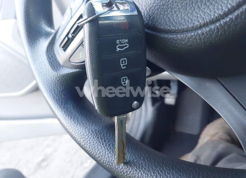 Photo 11 of 2015 Kia Optima LX (VIN 5XXGM4A70FG503315)