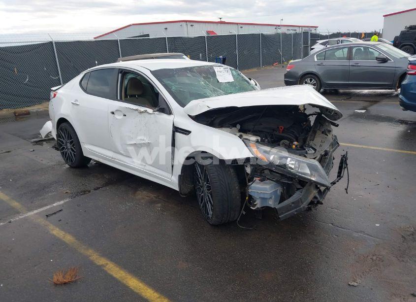 2015 Kia Optima LX (VIN 5XXGM4A70FG504707) main photo