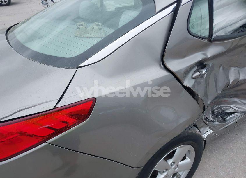 Photo 14 of 2015 Kia Optima LX (VIN 5XXGM4A70FG505212)