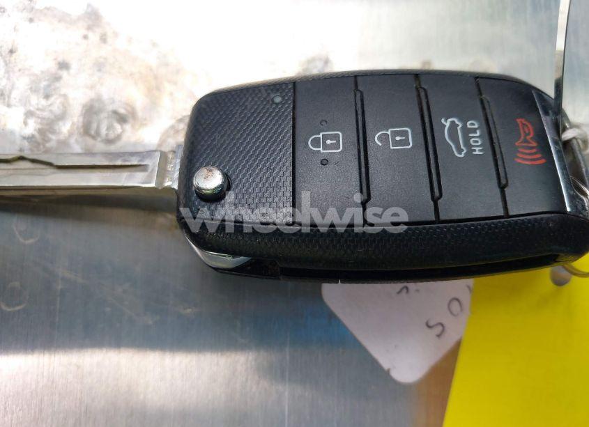 Photo 11 of 2015 Kia Optima LX (VIN 5XXGM4A70FG517585)