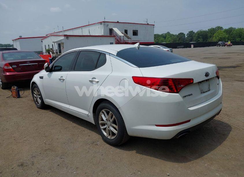 Photo 3 of 2012 Kia Optima LX (VIN 5XXGM4A71CG016071)
