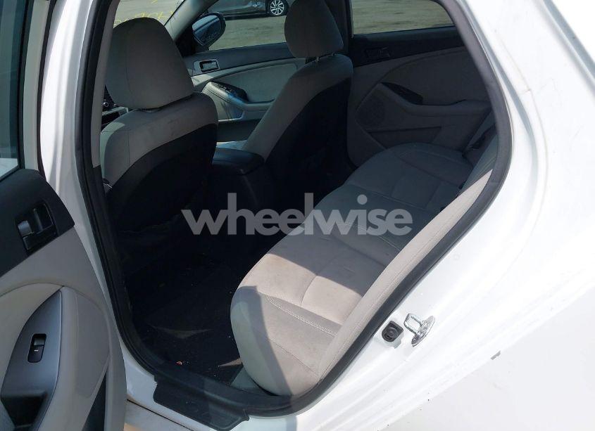 Photo 8 of 2012 Kia Optima LX (VIN 5XXGM4A71CG016071)