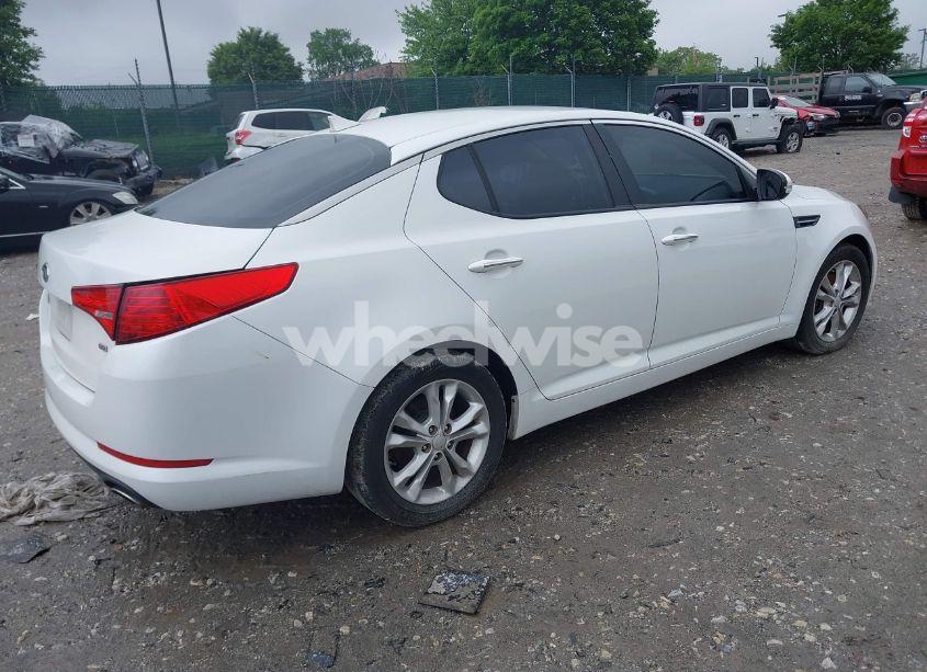 Photo 4 of 2012 Kia Optima LX (VIN 5XXGM4A71CG032691)