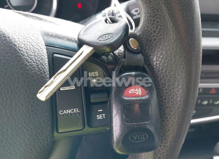 Photo 11 of 2012 Kia Optima LX (VIN 5XXGM4A71CG053864)