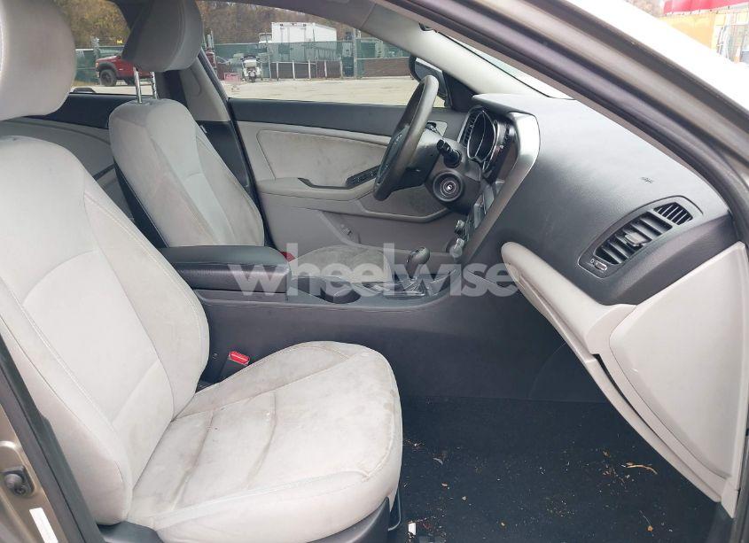 Photo 5 of 2012 Kia Optima LX (VIN 5XXGM4A71CG053864)