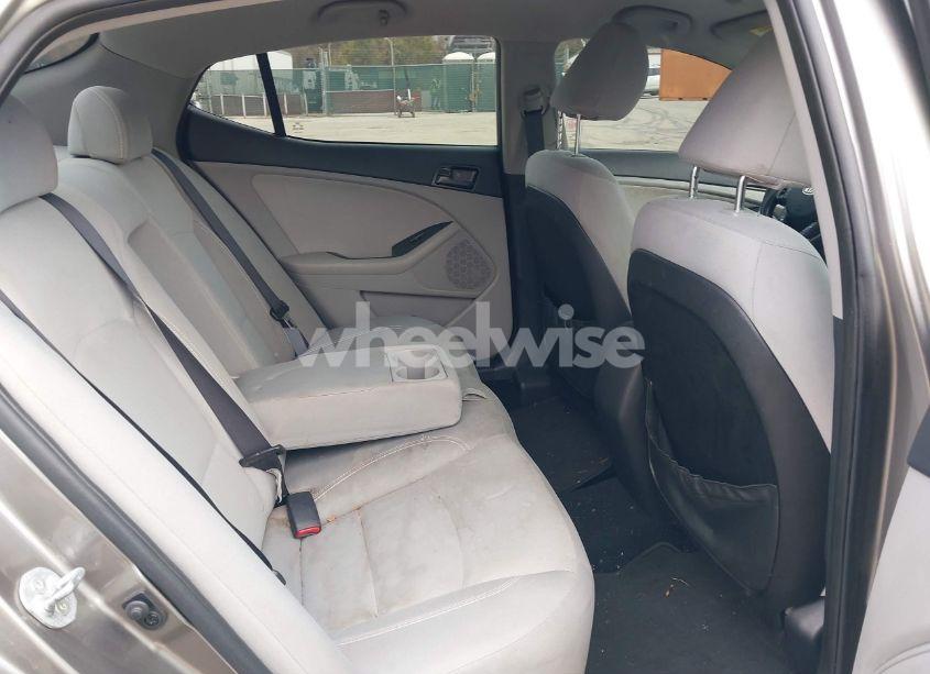 Photo 8 of 2012 Kia Optima LX (VIN 5XXGM4A71CG053864)