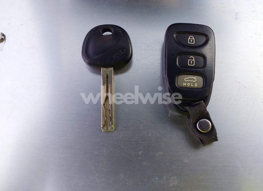 Photo 11 of 2012 Kia Optima LX (VIN 5XXGM4A71CG069417)