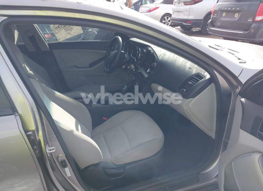 Photo 5 of 2012 Kia Optima LX (VIN 5XXGM4A71CG076786)