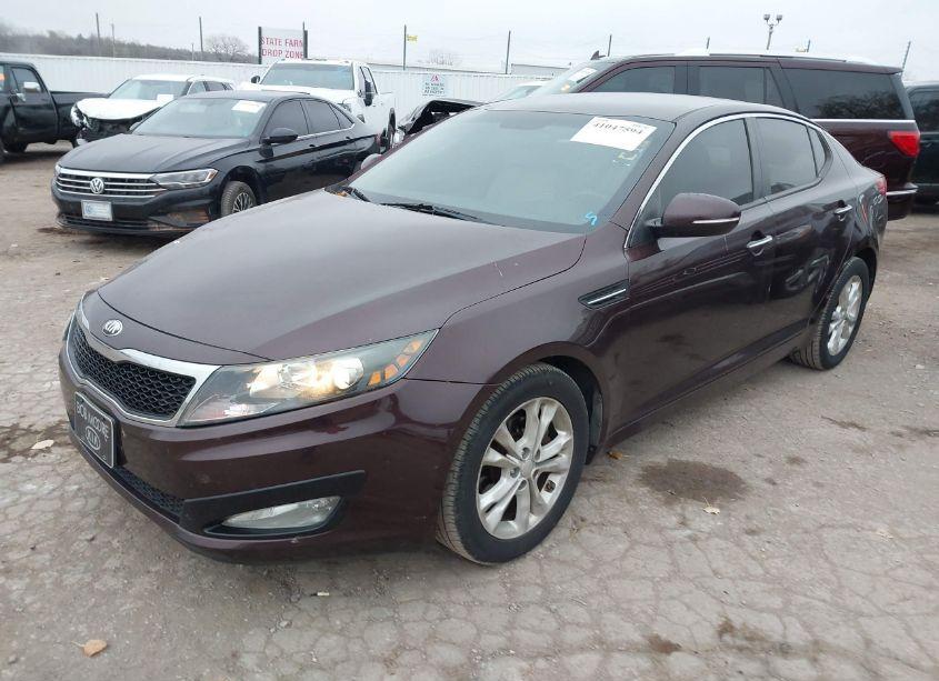 Photo 2 of 2013 Kia Optima LX (VIN 5XXGM4A71DG093167)