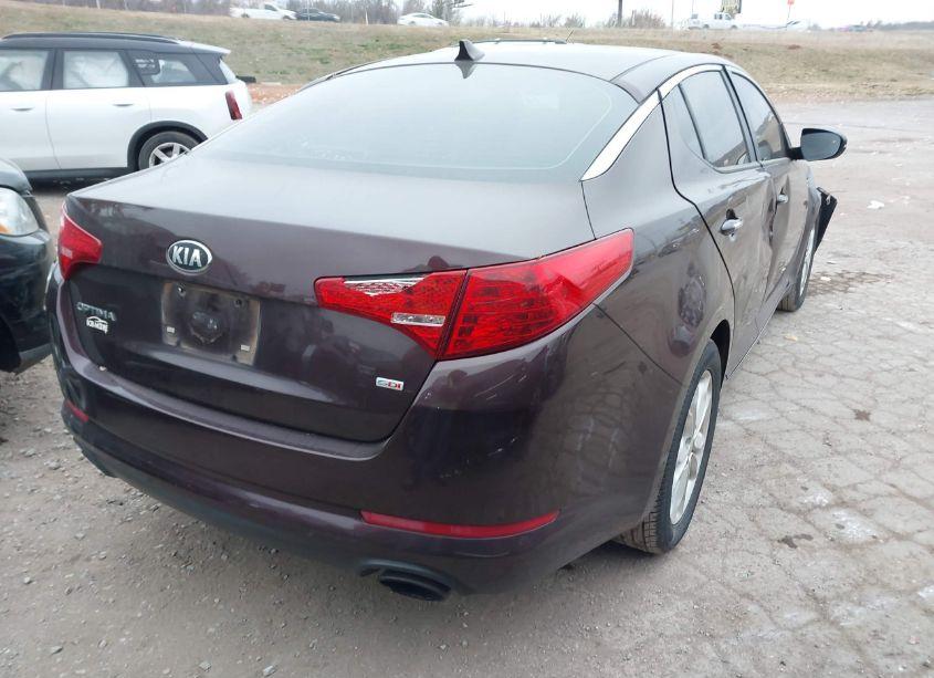 Photo 4 of 2013 Kia Optima LX (VIN 5XXGM4A71DG093167)