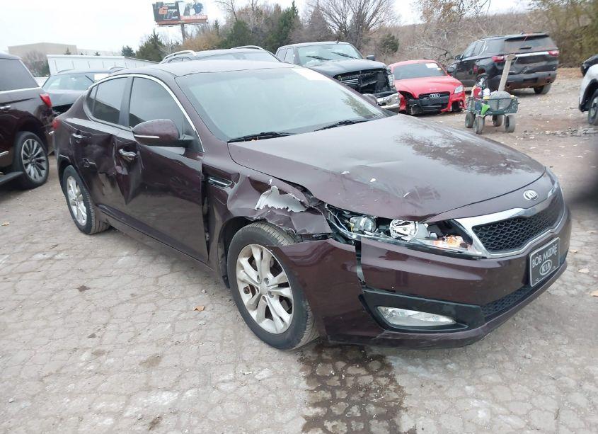 Photo 6 of 2013 Kia Optima LX (VIN 5XXGM4A71DG093167)