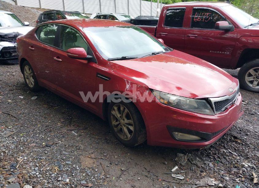 2013 Kia Optima LX (VIN 5XXGM4A71DG126720) main photo