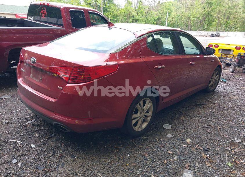 Photo 4 of 2013 Kia Optima LX (VIN 5XXGM4A71DG126720)