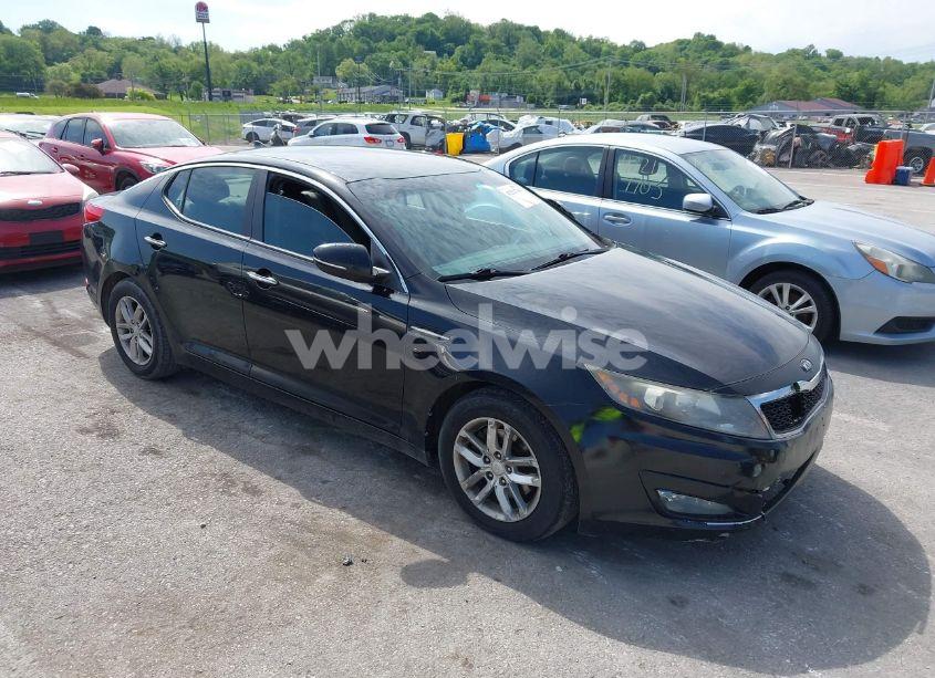 2013 Kia Optima LX (VIN 5XXGM4A71DG130864) main photo