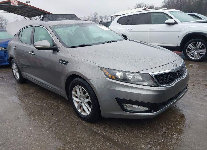 2013 Kia Optima LX (VIN 5XXGM4A71DG134087) main photo