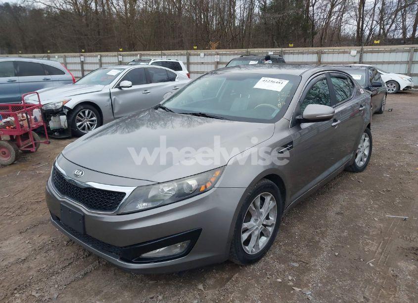 Photo 2 of 2013 Kia Optima LX (VIN 5XXGM4A71DG141685)
